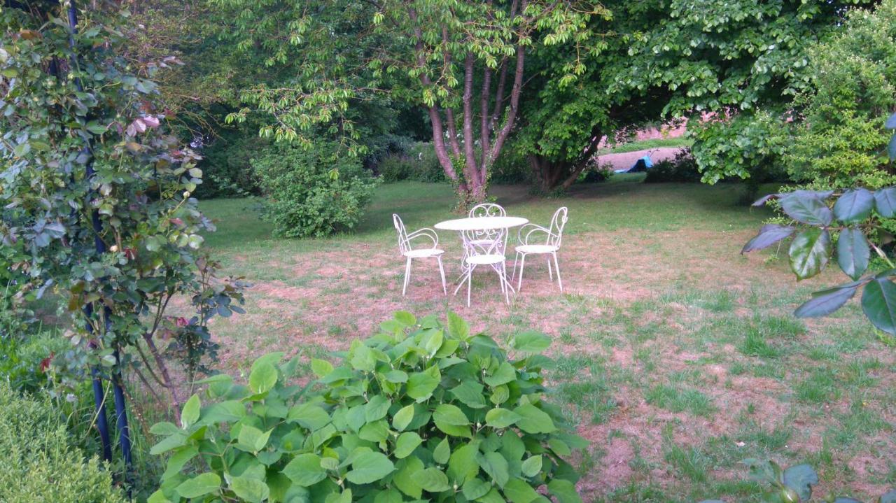 Le Jardin Des Ecureuils Hotel Demuin Екстериор снимка